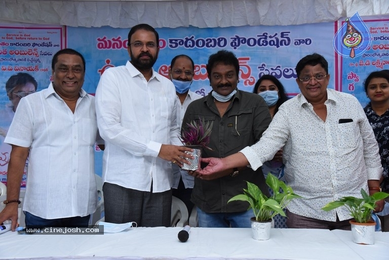 Manam Saitam Free AMBULANCE Service Inauguration - 14 / 21 photos