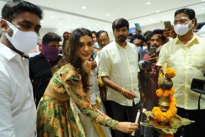 Payal Rajput Launches Kasam Fashion Mall - 11 of 17