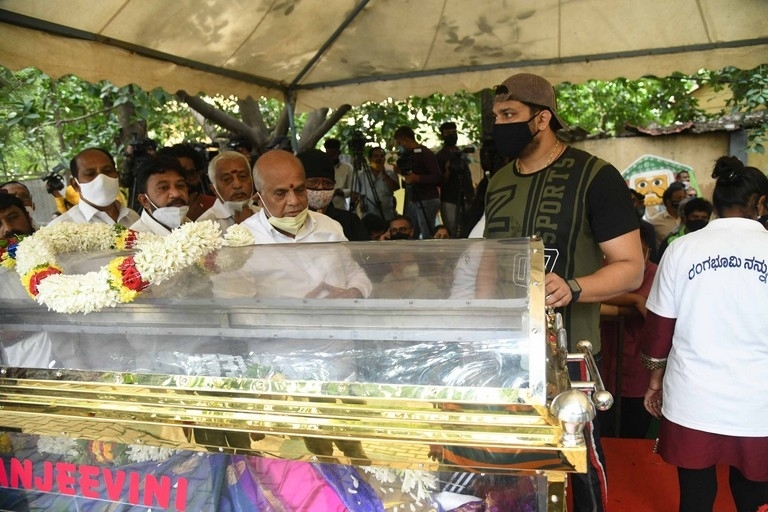 Senior Actress Jayanthi Condolences Photos - 3 / 21 photos