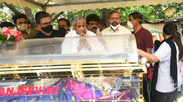 Senior Actress Jayanthi Condolences Photos - 14 / 21 photos