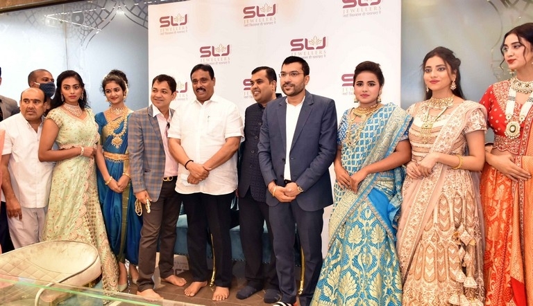 Shivraj Laxmichand Jain Jewellers Launch - 1 / 21 photos