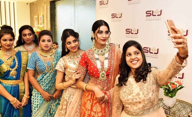Shivraj Laxmichand Jain Jewellers Launch - 11 / 21 photos