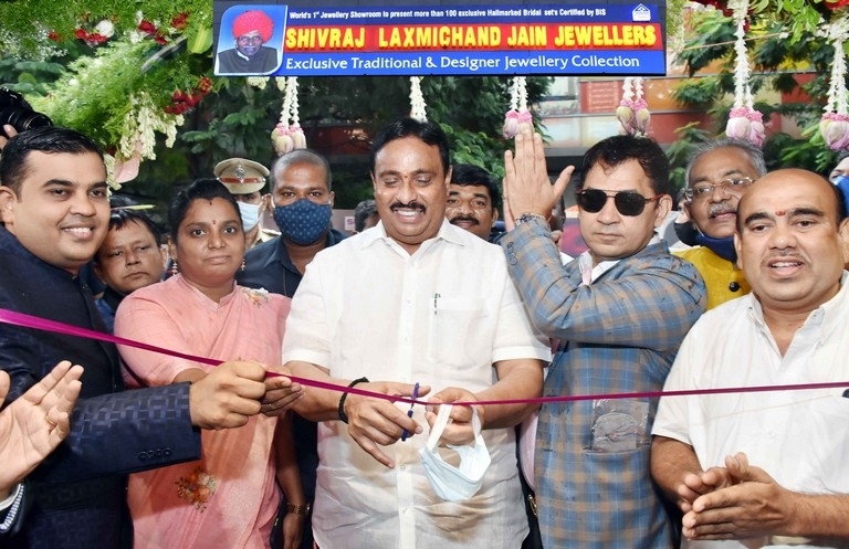 Shivraj Laxmichand Jain Jewellers Launch - 14 / 21 photos
