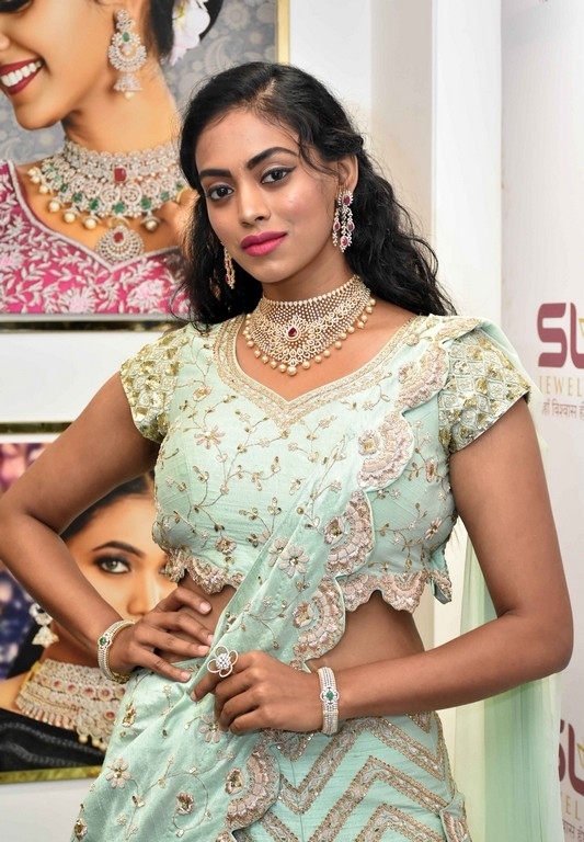 Shivraj Laxmichand Jain Jewellers Launch - 15 / 21 photos
