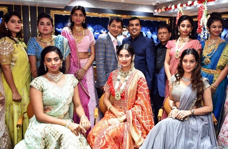 Shivraj Laxmichand Jain Jewellers Launch - 19 / 21 photos