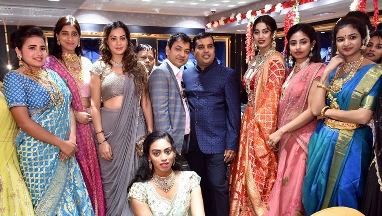 Shivraj laxmichand jewellers khairatabad store