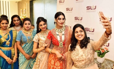 Shivraj Laxmichand Jain Jewellers Launch - 11 of 21