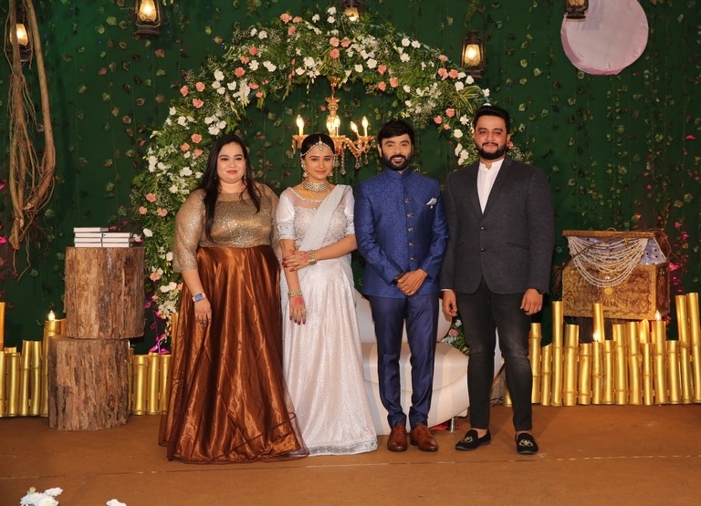 Snekan - Kannika Ravi Wedding Reception - 21 / 21 photos