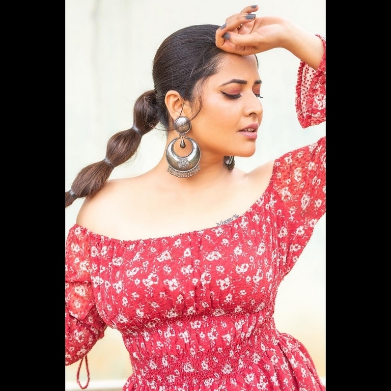 Anasuya Bharadwaj Photos - 5 / 7 photos