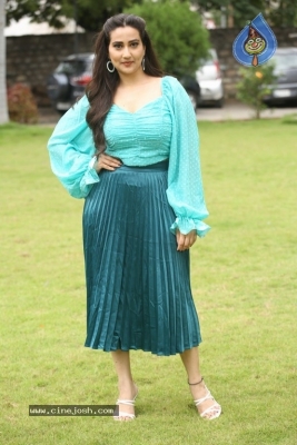 Anchor Manjusha Photos - 4 of 14