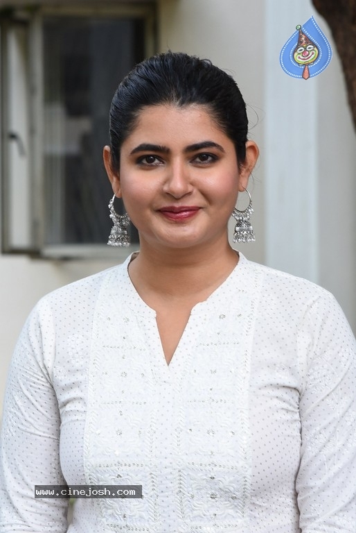 Ashima Narwal Photos - 15 / 16 photos