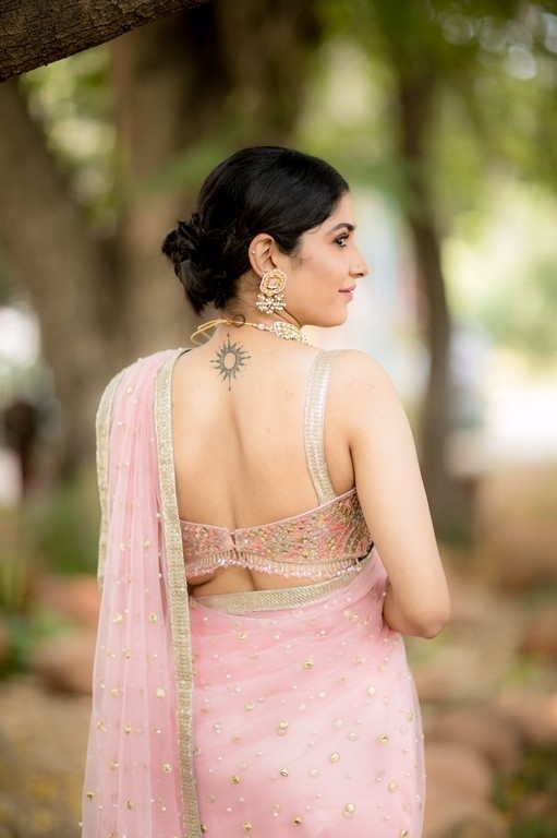 Nikitha Iyyappan Photos - 2 / 4 photos