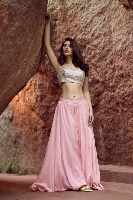 Priyanka Jawalkar Pics - 5 / 6 photos