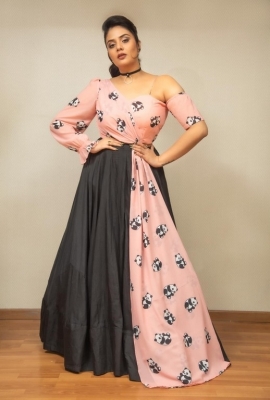 Sreemukhi Photos - 1 of 7