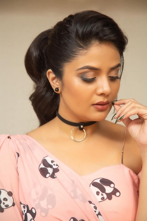 Sreemukhi Photos - 2 / 7 photos