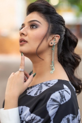 Sreemukhi Photos - 3 of 7