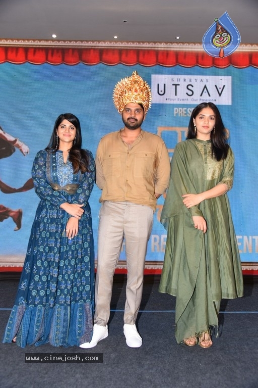 Raja Raja Chora Pre Release Event - 11 / 41 photos