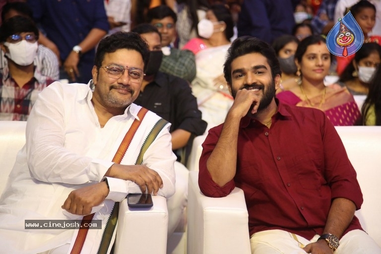 SR Kalyana Mandapam Pre Release Event - 33 / 41 photos