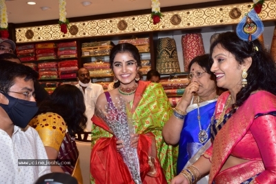 Anupama Parameshwaran Launches Kisan Fashion Mall - 1 of 18