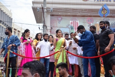 Anupama Parameshwaran Launches Kisan Fashion Mall - 5 of 18