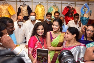 Anupama Parameshwaran Launches Kisan Fashion Mall - 15 of 18