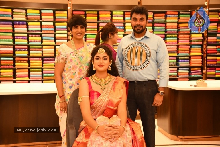 Faria Abdullah launch by Mandir Shopping Mall - 9 / 41 photos