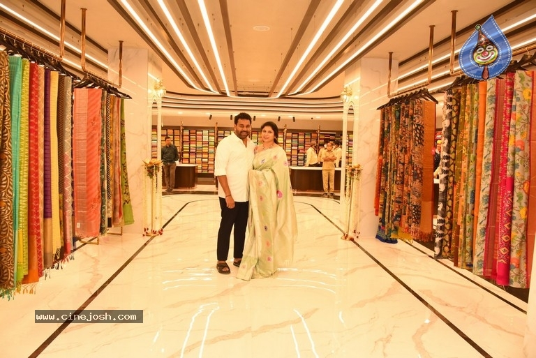 Faria Abdullah launch by Mandir Shopping Mall - 10 / 41 photos