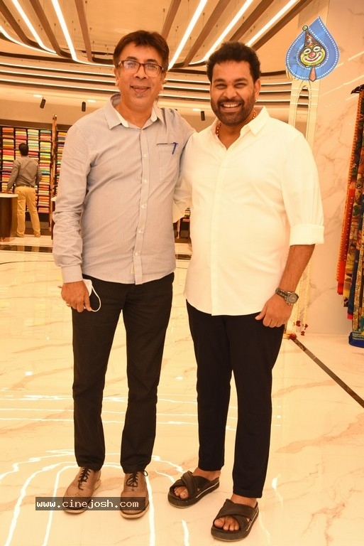 Faria Abdullah launch by Mandir Shopping Mall - 29 / 41 photos