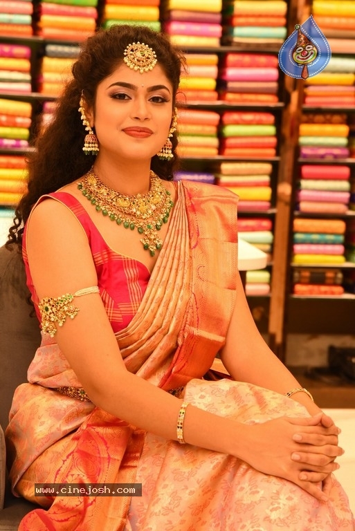 Faria Abdullah launch by Mandir Shopping Mall - 37 / 41 photos