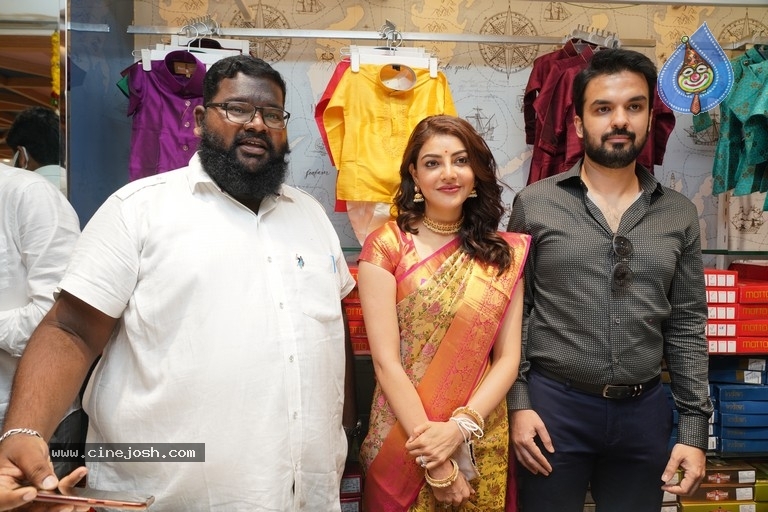 Kajal Aggarwal Launch Kasam pullaiah shopping mall - 13 / 18 photos