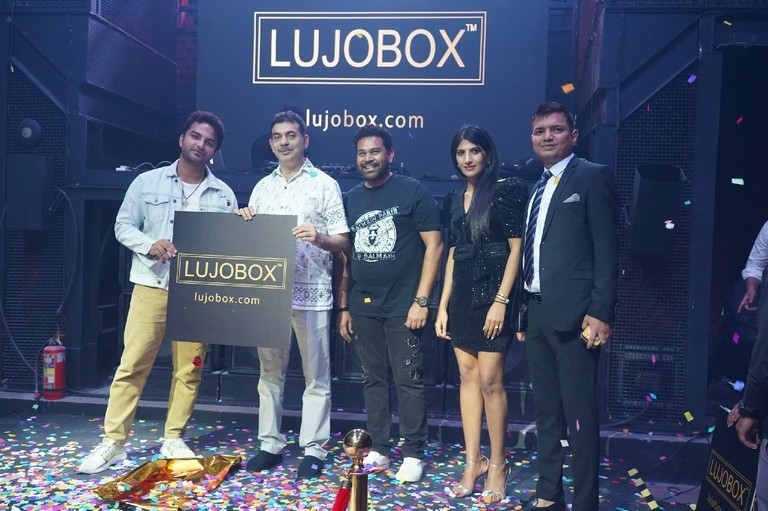 LUJOBOX kiosks Launch Party - 16 / 21 photos