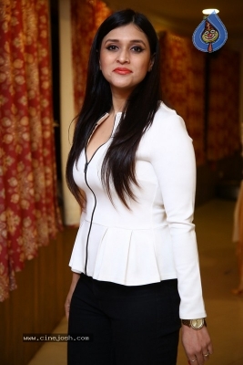 Mannara Chopra - 24 of 25