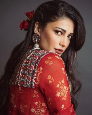 Shruti Haasan Latest Clicks - 5 of 6