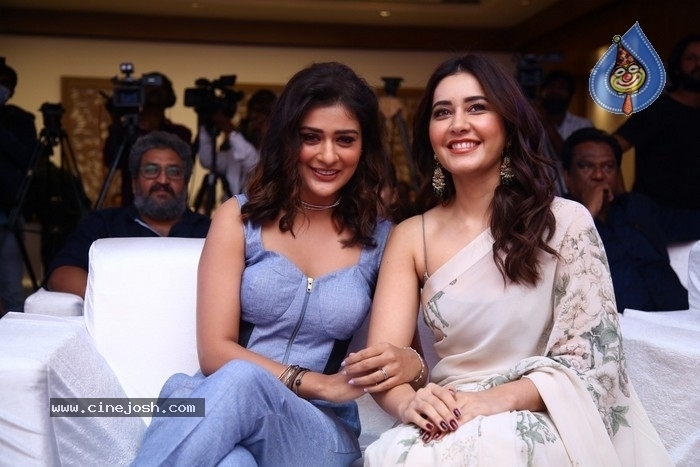 20th Anniversary of Santosham - Suman Tv South Indian Film Awards event - 1 / 34 photos