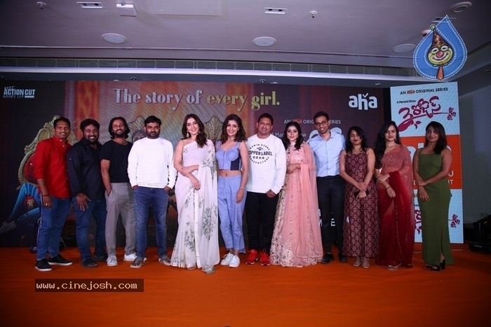 20th Anniversary of Santosham - Suman Tv South Indian Film Awards event - 18 / 34 photos