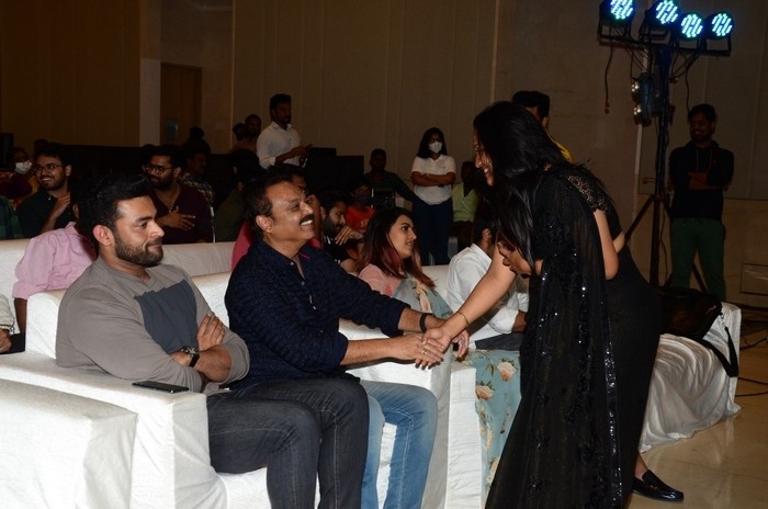 Oka Chinna Family Pre Release Event - 10 / 27 photos