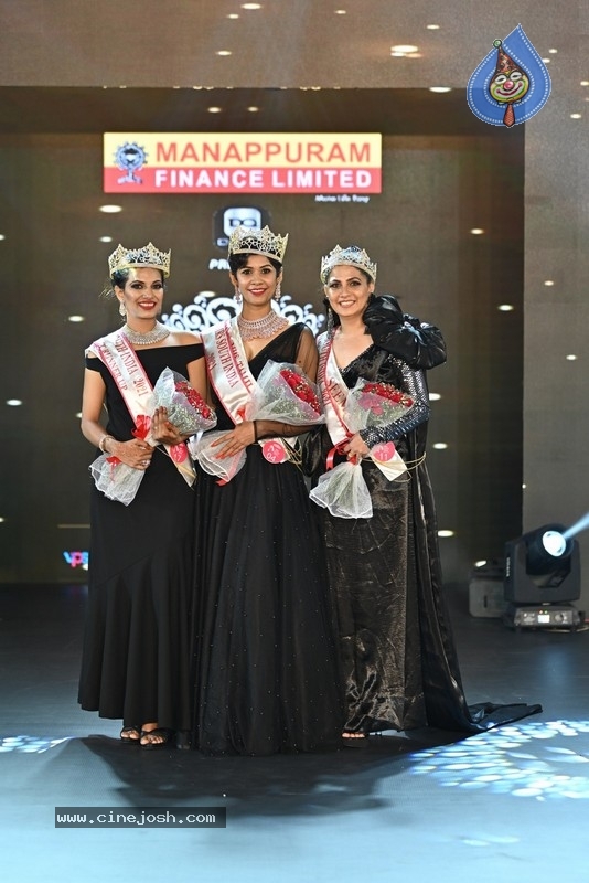 Mrs South India Fashion Show - 11 / 30 photos