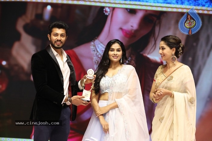 Santosham-Suman TV South Indian Film Awards 2021 - 31 / 83 photos