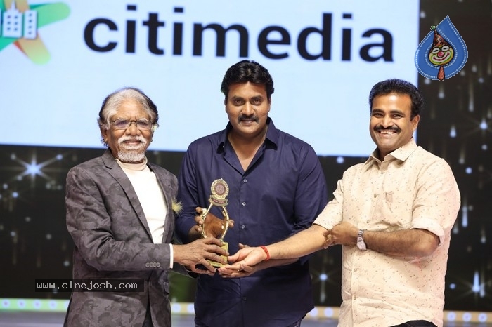 Santosham-Suman TV South Indian Film Awards 2021 - 33 / 83 photos