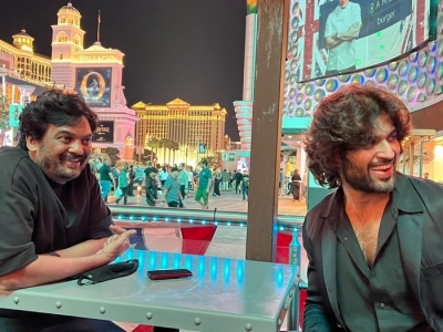 Vijay Deverakonda spent a good time in Vegas - 3 of 4