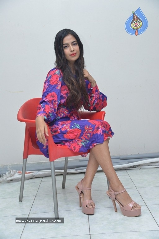 Avika Gor Stills - 19 / 33 photos