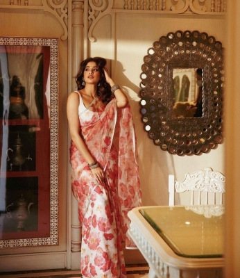 Janhvi Kapoor Pics - 3 of 5