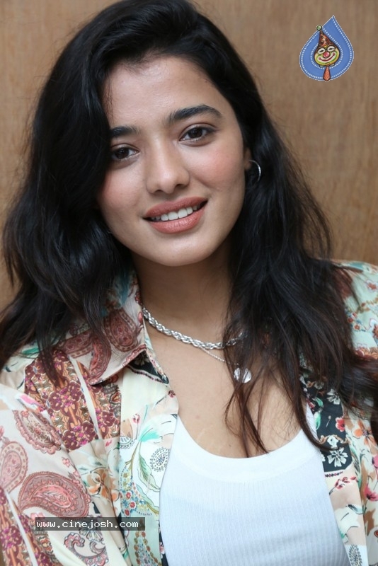 Ketika Sharma Interview Photos - 11 / 21 photos