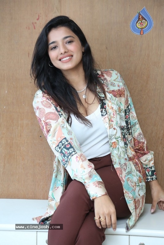 Ketika Sharma Interview Photos - 18 / 21 photos