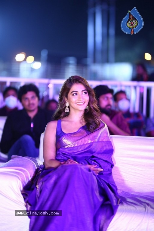 Pooja Hegde Photos - 19 / 21 photos