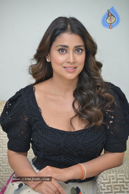 Shriya Saran Interview - 7 / 18 photos