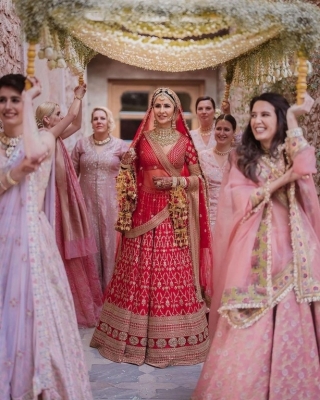 Stunning Bride Katrina Kaif - 3 of 6