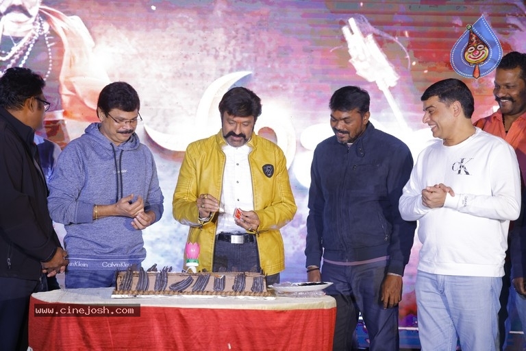 Akhanda 25 days celebrations photos - 23 / 34 photos
