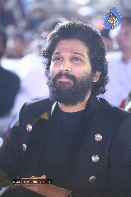 Pushpa Pre Release Event 02 - 17 / 42 photos