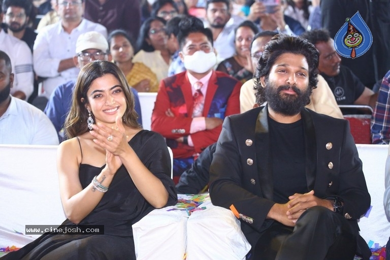 Pushpa Pre Release Event 02 - 36 / 42 photos